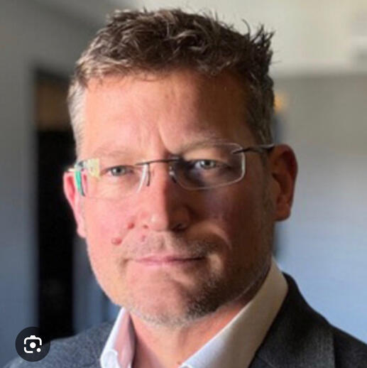 Red Team Drones expert Dr Matt Warner, Medical Director of the British Antarctic Survey Medical Unit, at the Council of Managers of National Antarctic Programs conference.
